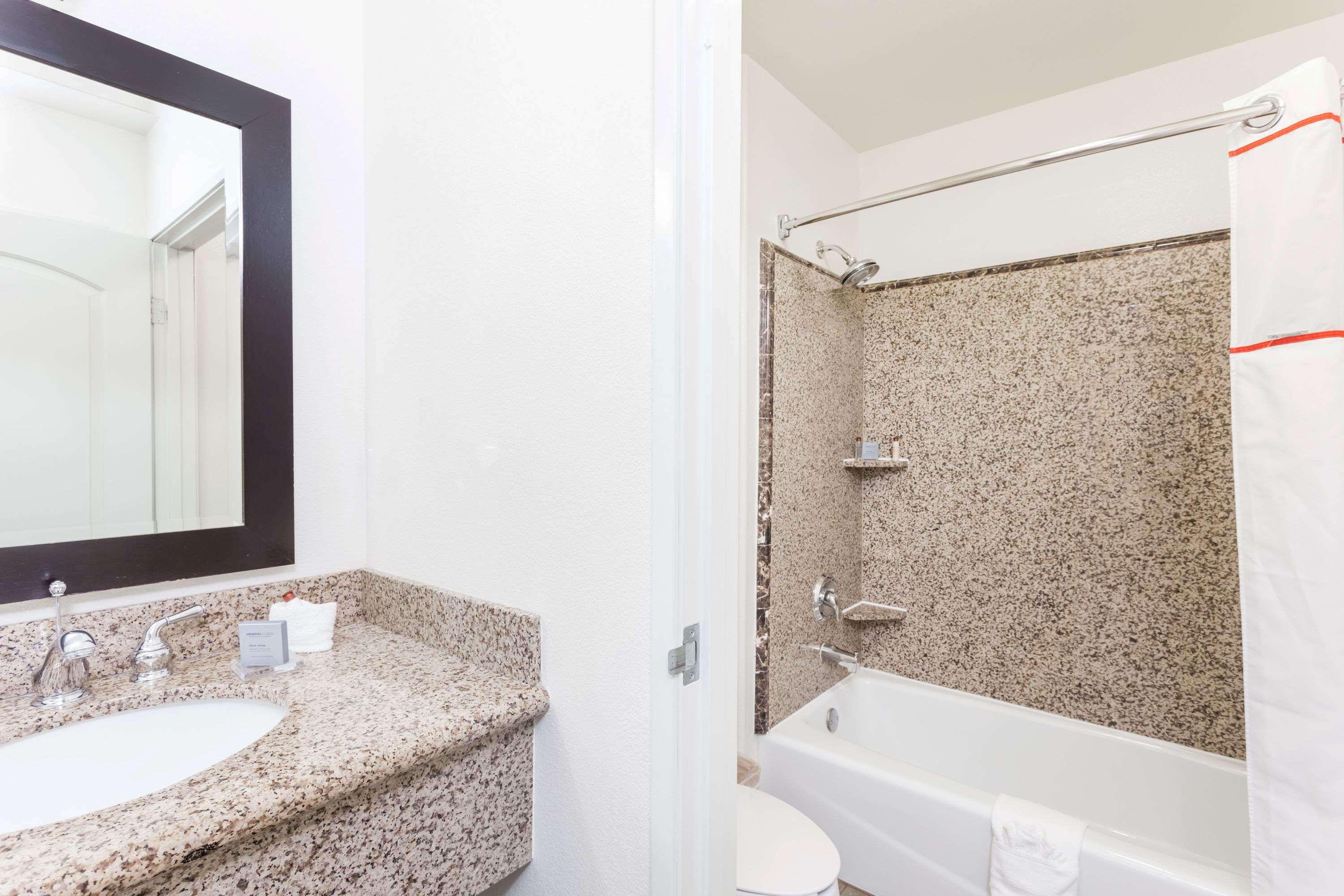 Hawthorn Suites Victorville Extérieur photo