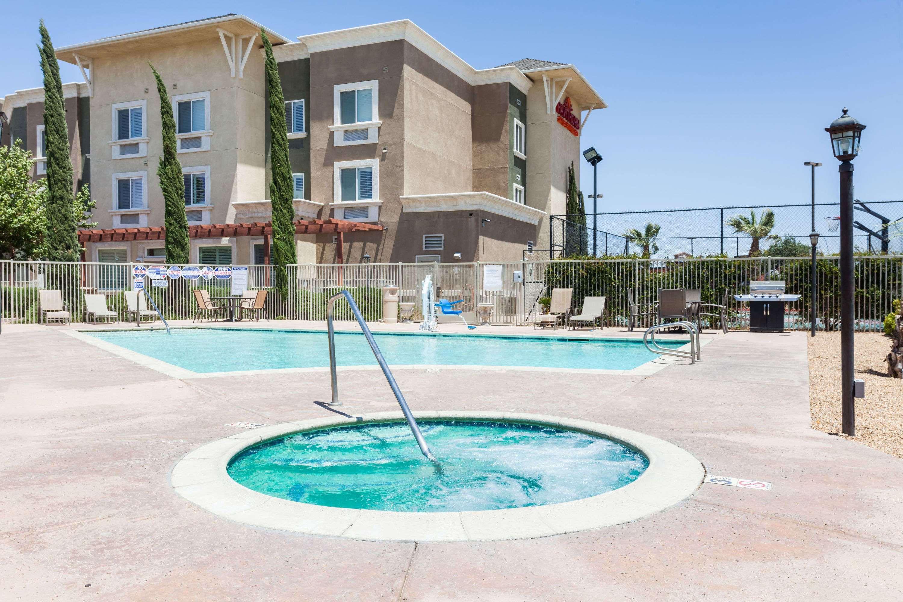 Hawthorn Suites Victorville Extérieur photo